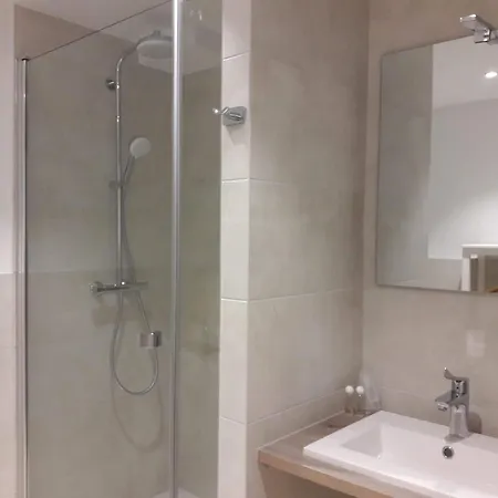 Le Chabi Hotell 3*